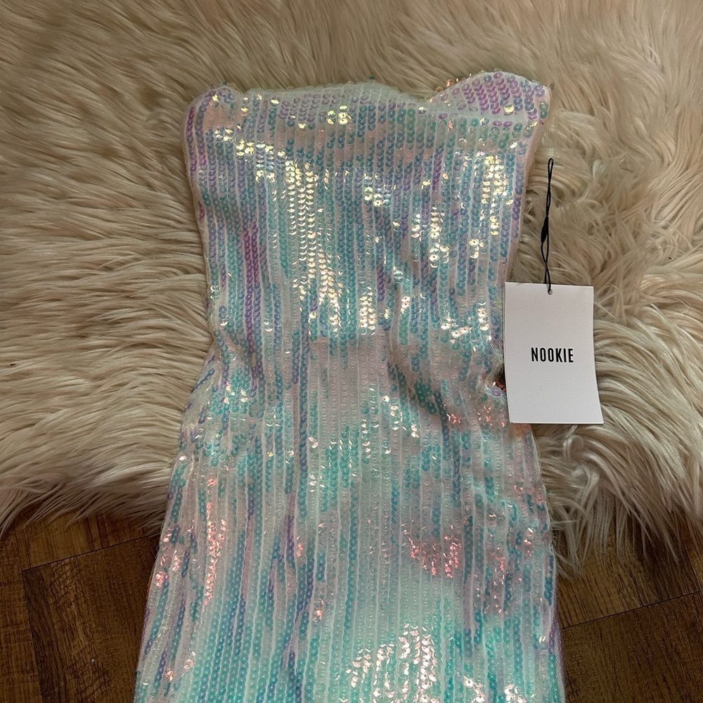 NOOKIE Mira Midi Dress In Iridescent Sequins - Picture 7 of 8